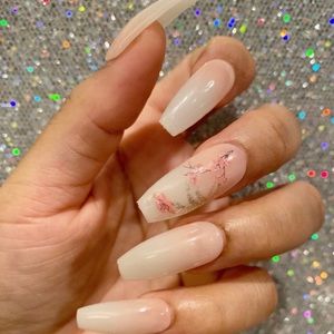 Press on nails